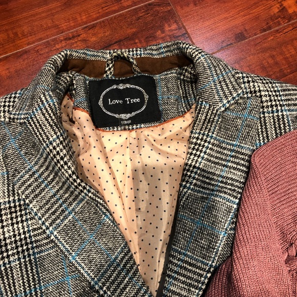 Bundle. Sweaters/ Jacket/Vest. ( 5 items - 50$). - Picture 2 of 7